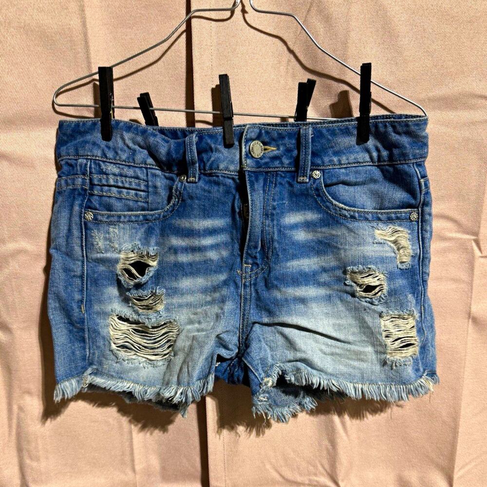 Buckle Black Women's Distressed Light Wash Mid Rise Denim Cut Off Shorts 26